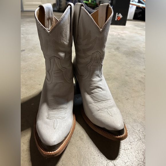 Idyllwind booties - Picture 2 of 3